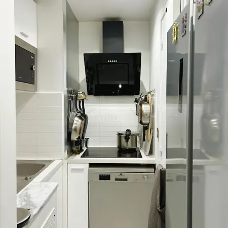 Apartment Design & Quiet With Garden View, Xeme *